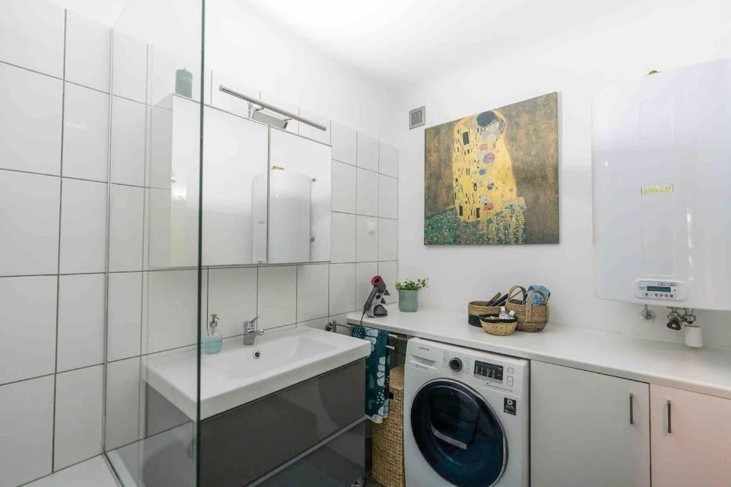 Cozy And Stylish Apartment Near Schoenbrunn Castle Відень Екстер'єр фото